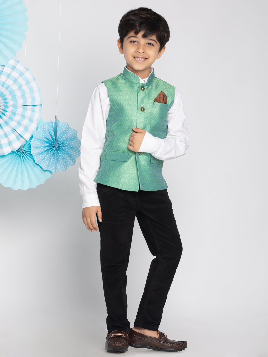 Vastramay Boys Green Nehru Jacket - qivii
