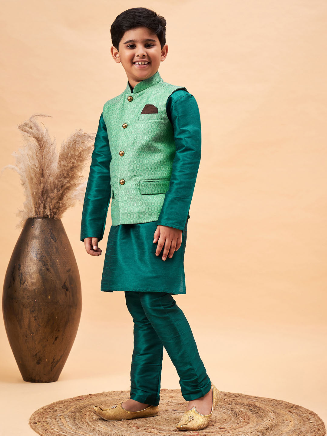 VASTRAMAY Boy's Green Woven Nehru Jacket With Green Kurta Pyjama Set - qivii