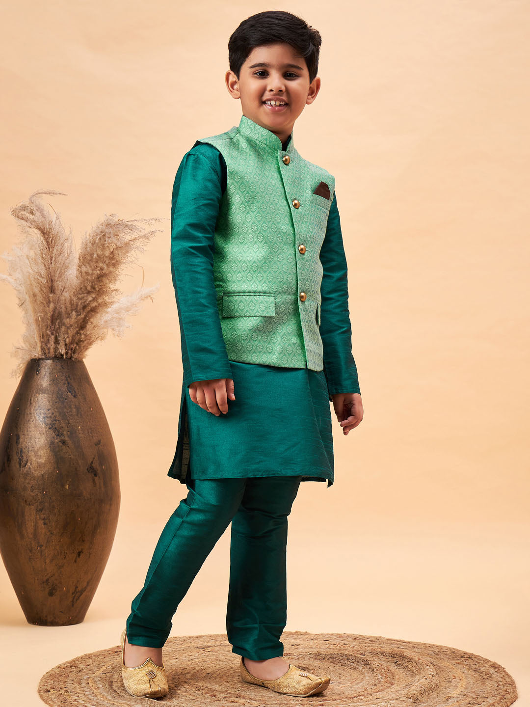 VASTRAMAY Boy's Green Woven Nehru Jacket With Green Kurta Pyjama Set - qivii