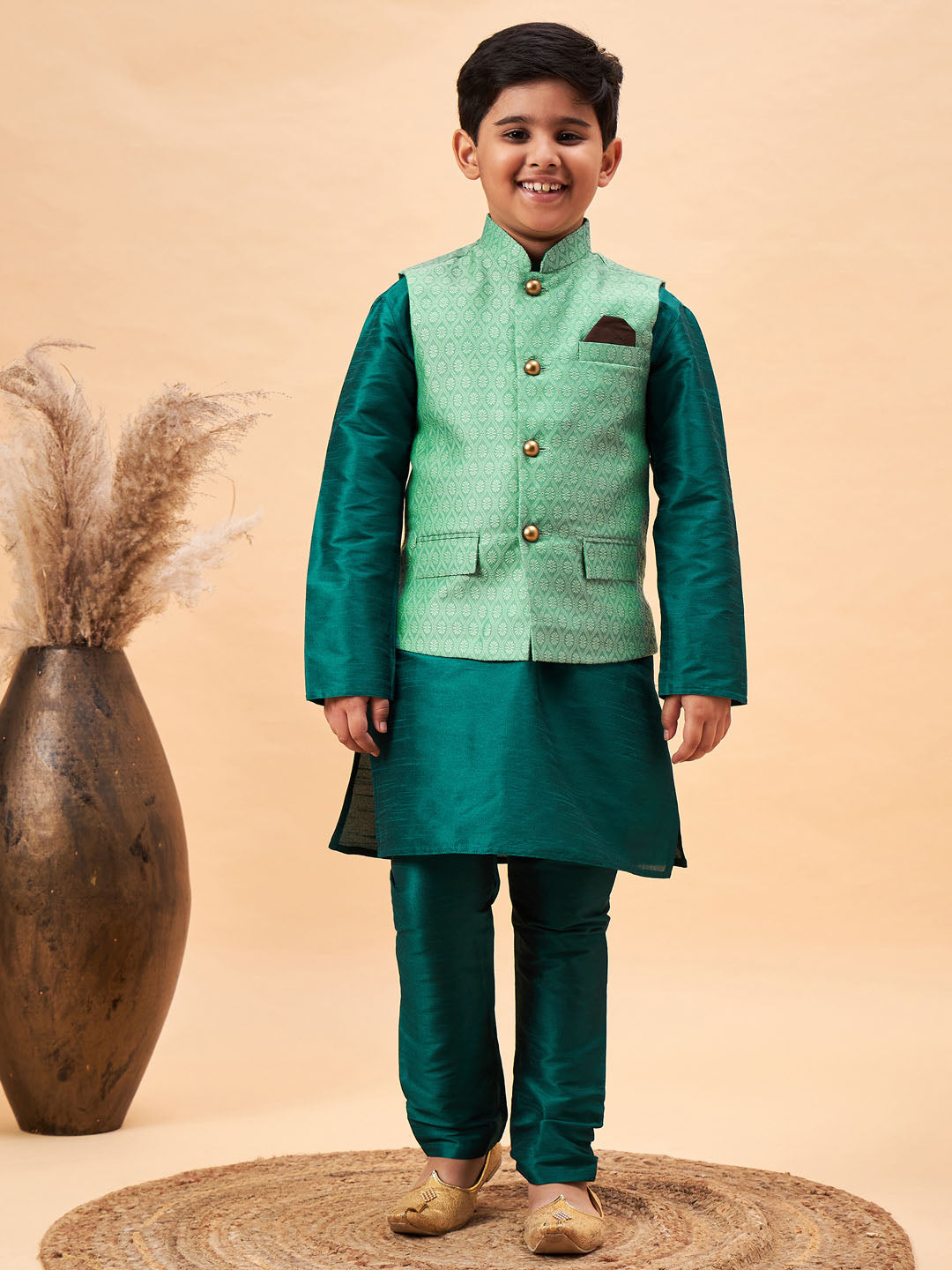 VASTRAMAY Boy's Green Woven Nehru Jacket With Green Kurta Pyjama Set - qivii