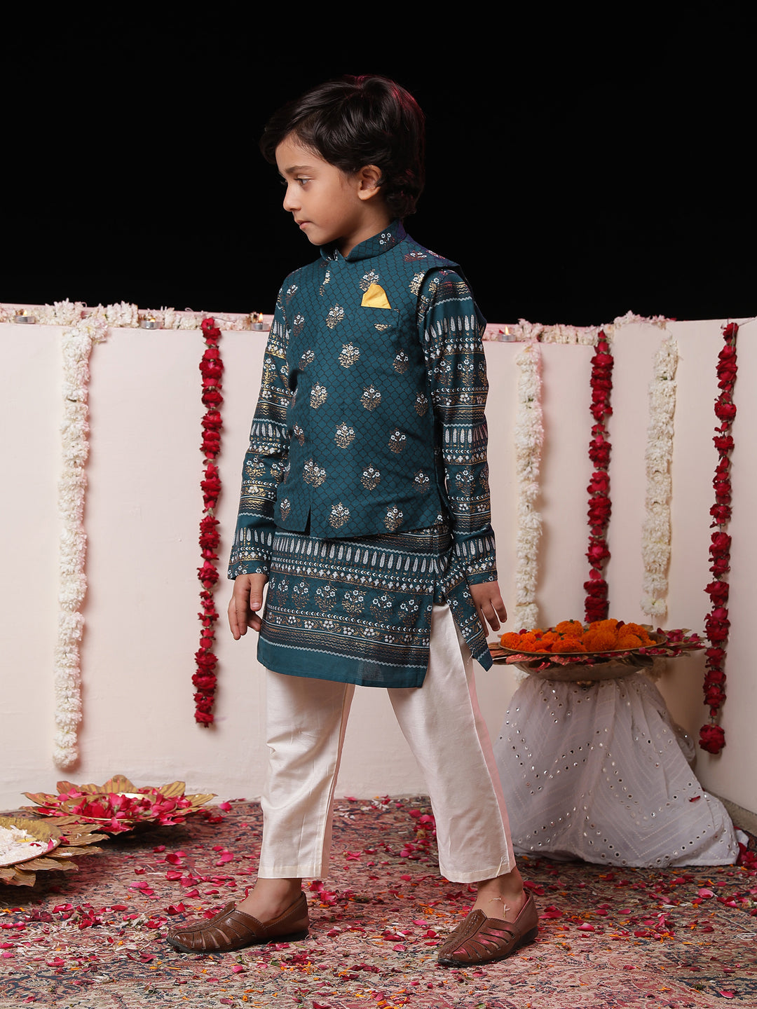 VASTRAMAY Boys' Blue Foli Print On Viscose Jacket And Kurta Pyjama Set - qivii