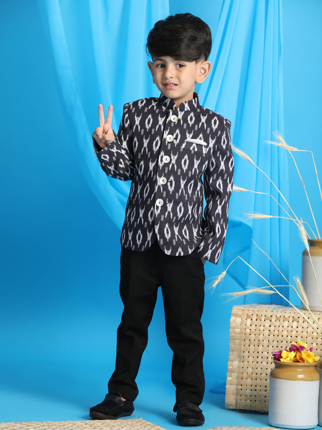 VASTRAMAY Boy's Black  Ikkat Print Traditional Jodhpuri - qivii