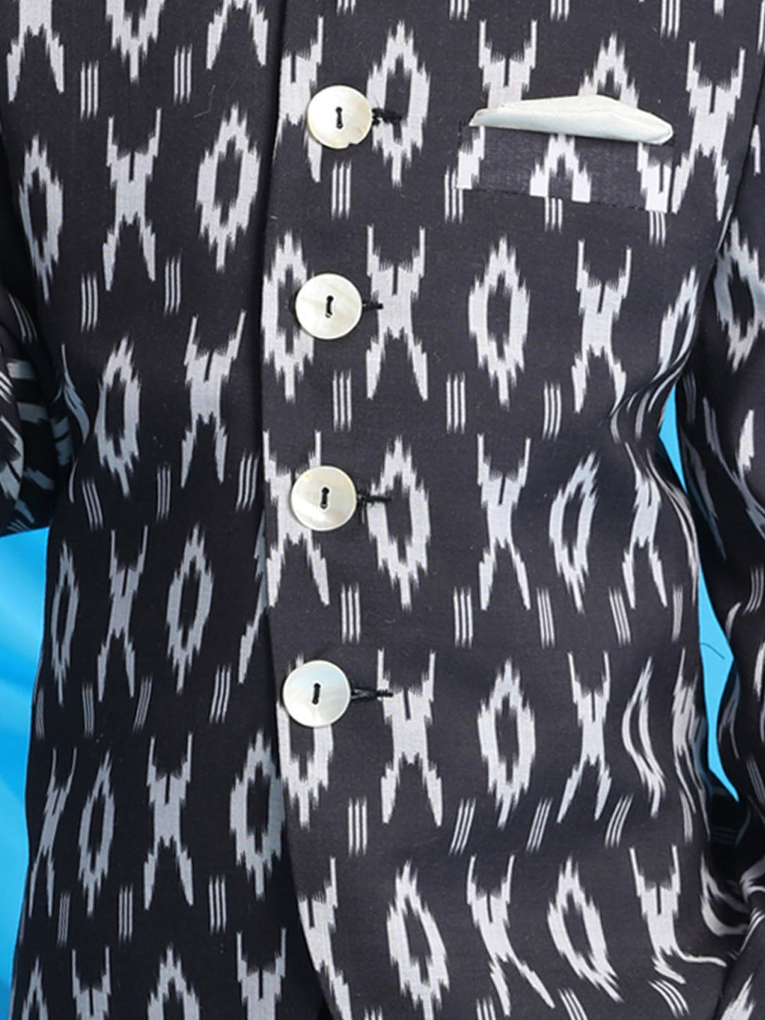 VASTRAMAY Boy's Black  Ikkat Print Traditional Jodhpuri - qivii