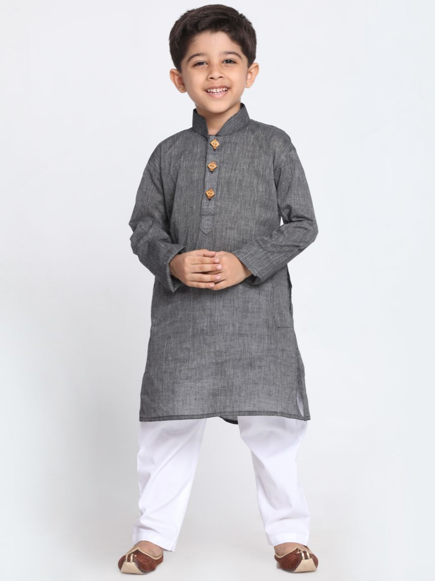 VASTRAMAY Boys Black Handloom Pure Cotton Kurta - qivii