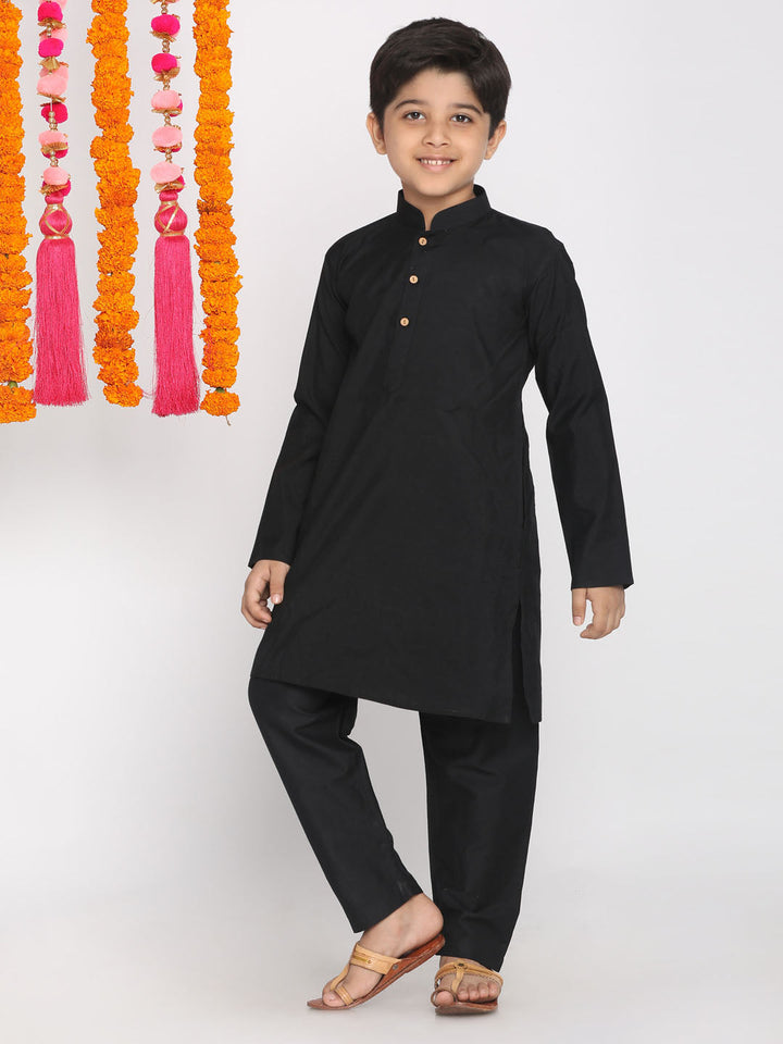 VASTRAMAY Boys Black Kurta with Pyjama - qivii