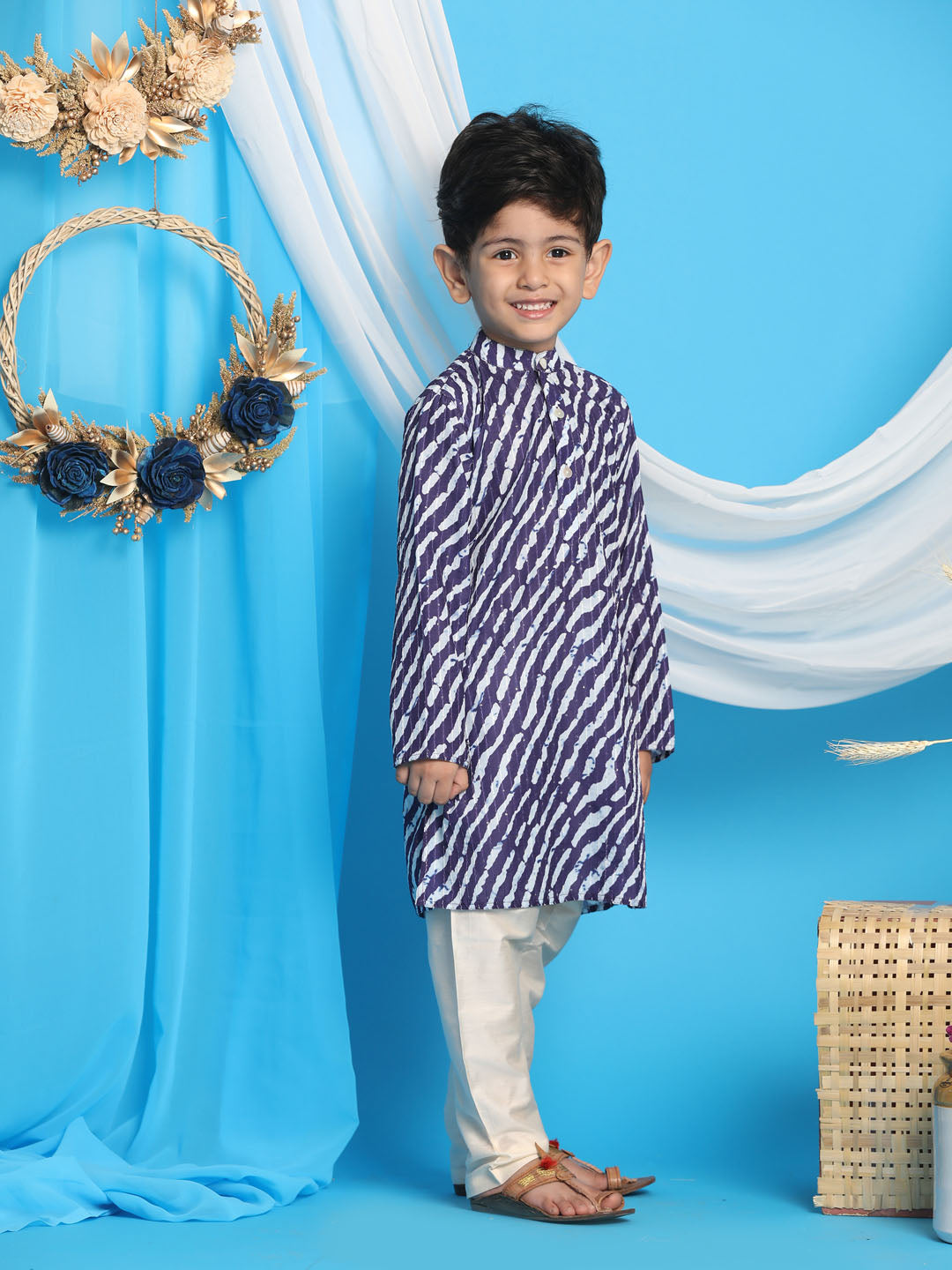 VASTRAMAY Boys' Navy Blue Printed  Kurta And Cream Pyjama Set - qivii