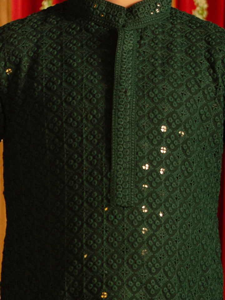 VASTRAMAY Boys' Green And White Schiffli Kurta Pyjama Set - qivii