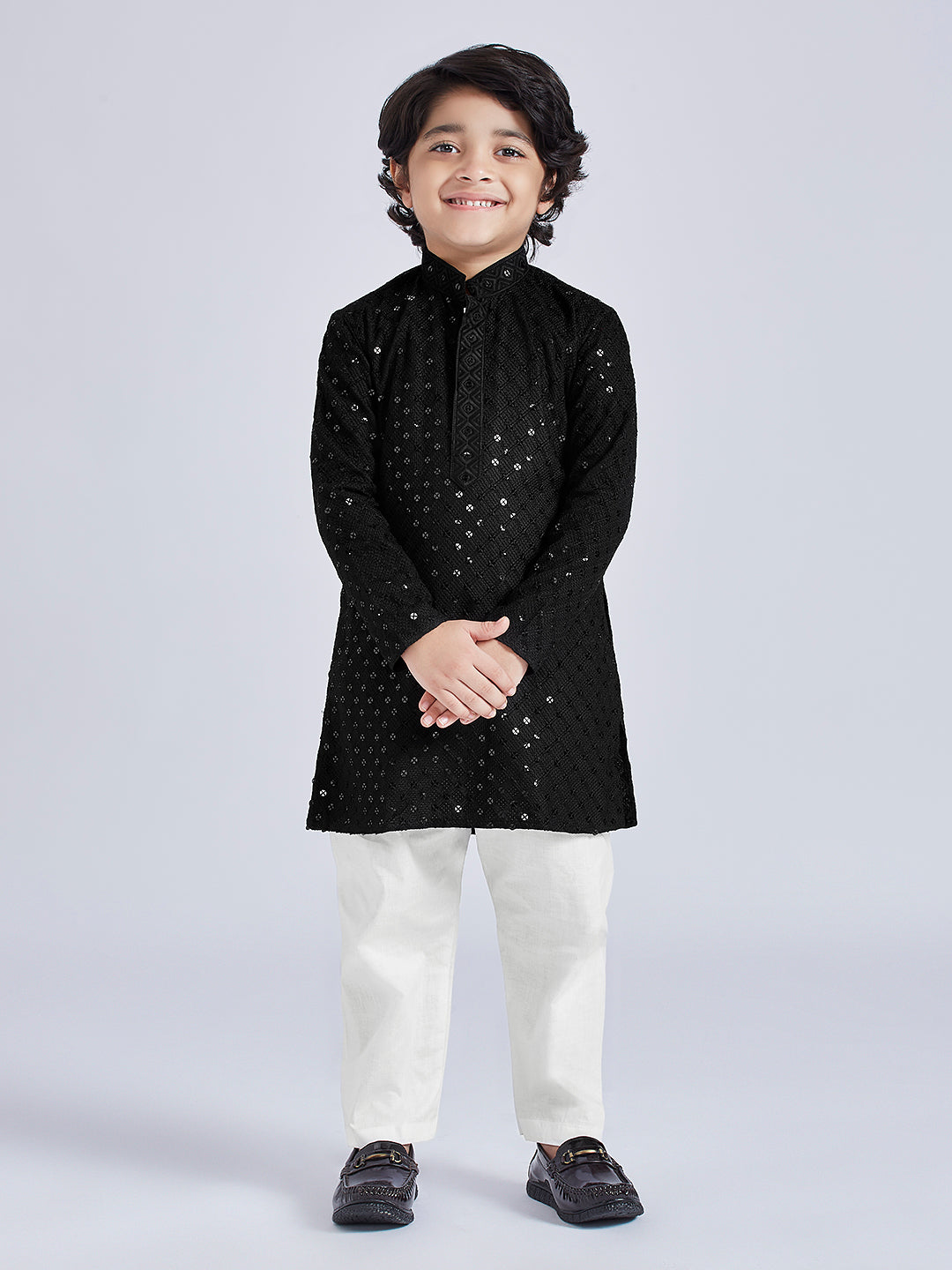 VASTRAMAY Boys' Black Kurta And Pyjama Set - qivii