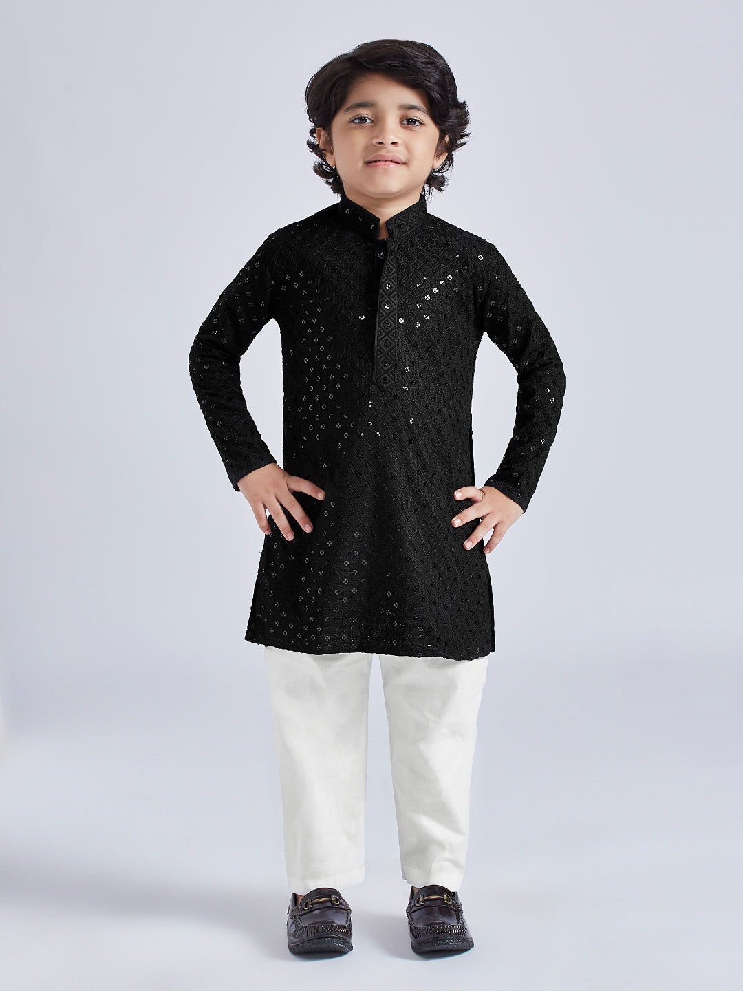 VASTRAMAY Boys' Black Kurta And Pyjama Set - qivii