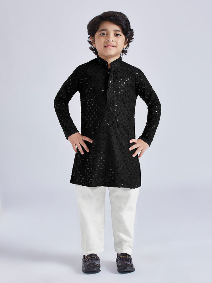 VASTRAMAY Boys' Black Kurta And Pyjama Set - qivii