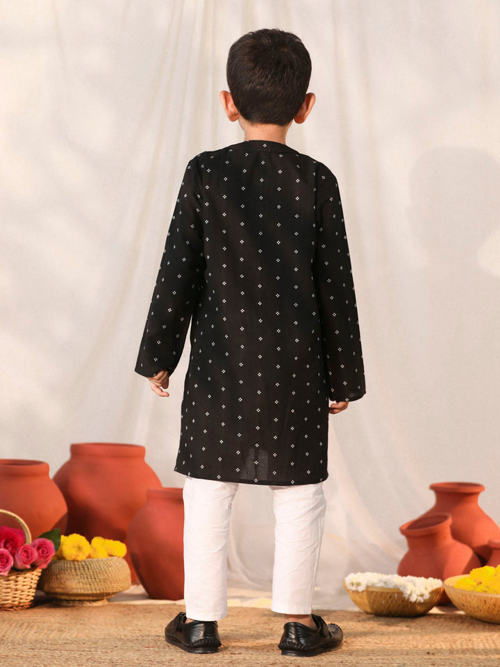 VASTRAMAY Boys' Black Kurta Pyjama Set - qivii