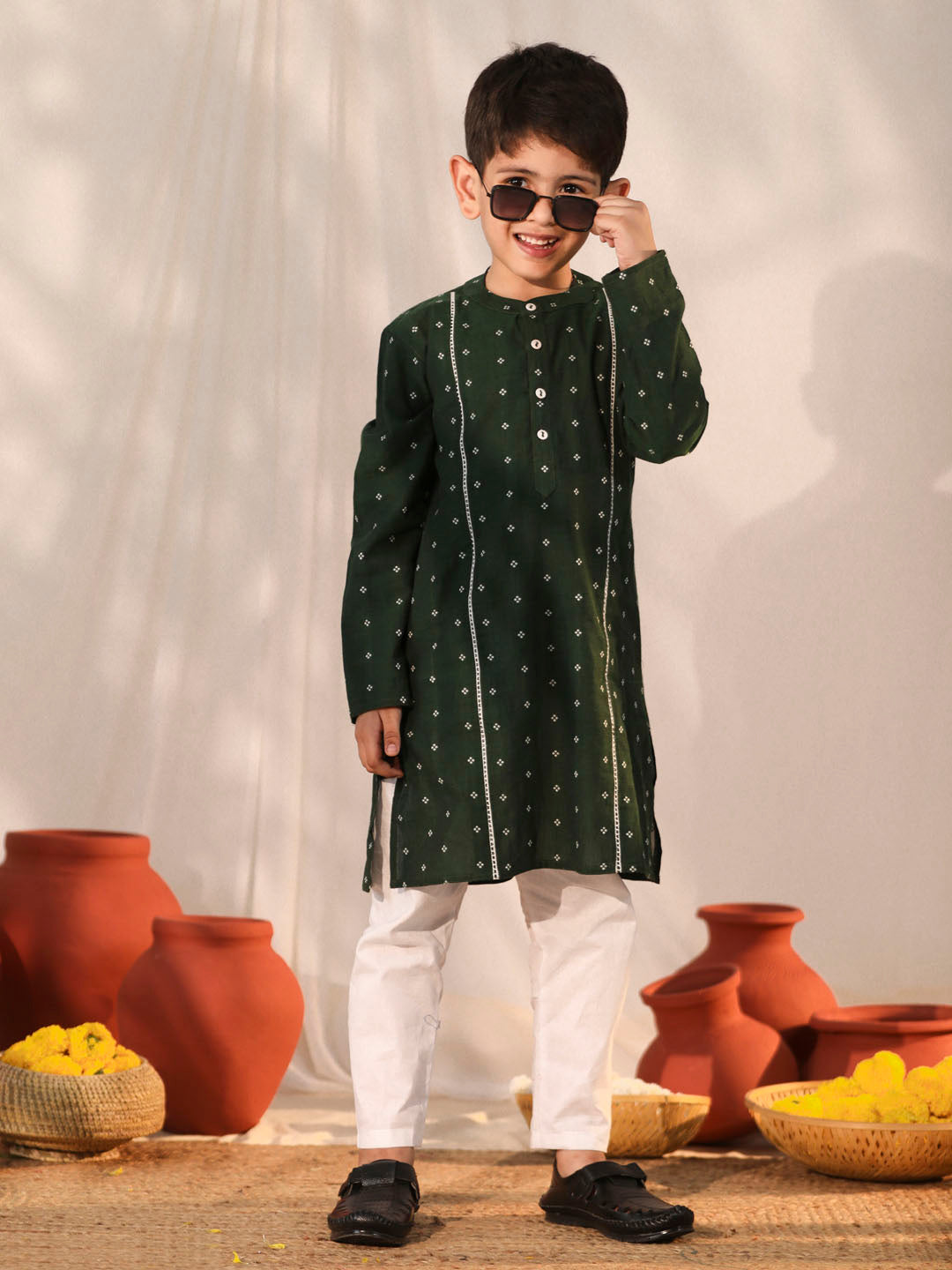 VASTRAMAY Boys' Bottle Green Kurta Pyjama Set - qivii