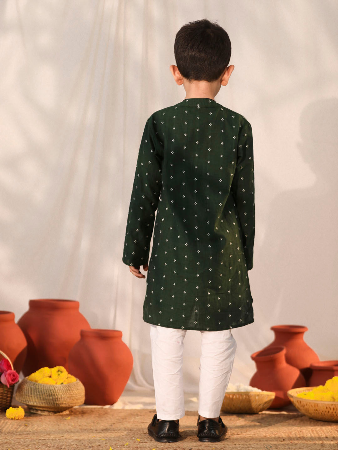 VASTRAMAY Boys' Bottle Green Kurta Pyjama Set - qivii
