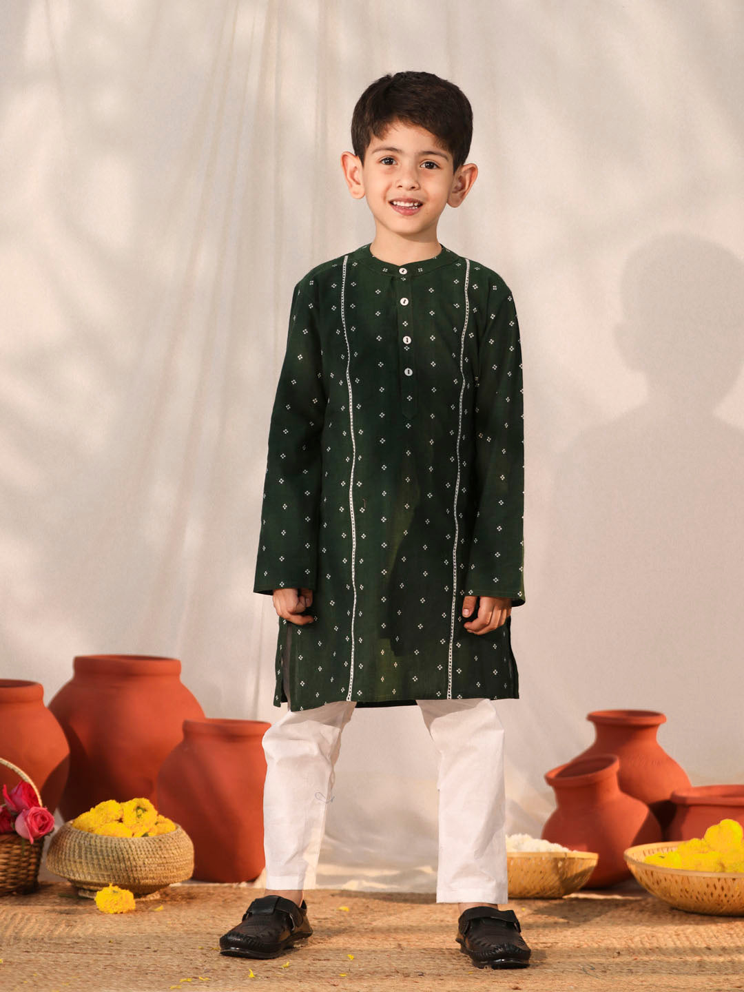 VASTRAMAY Boys' Bottle Green Kurta Pyjama Set - qivii
