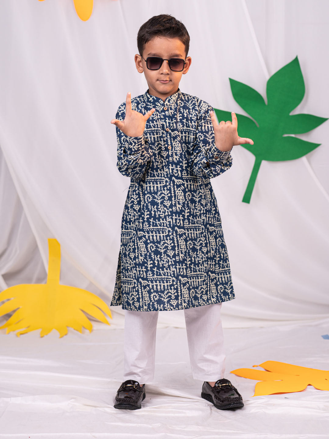 VASTRAMAY Boys' Tribals Print Ethnic Kurta Pyjama Set - qivii