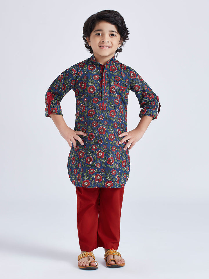 VASTRAMAY Boys' Navy Blue Kurta Pyjama Set - qivii