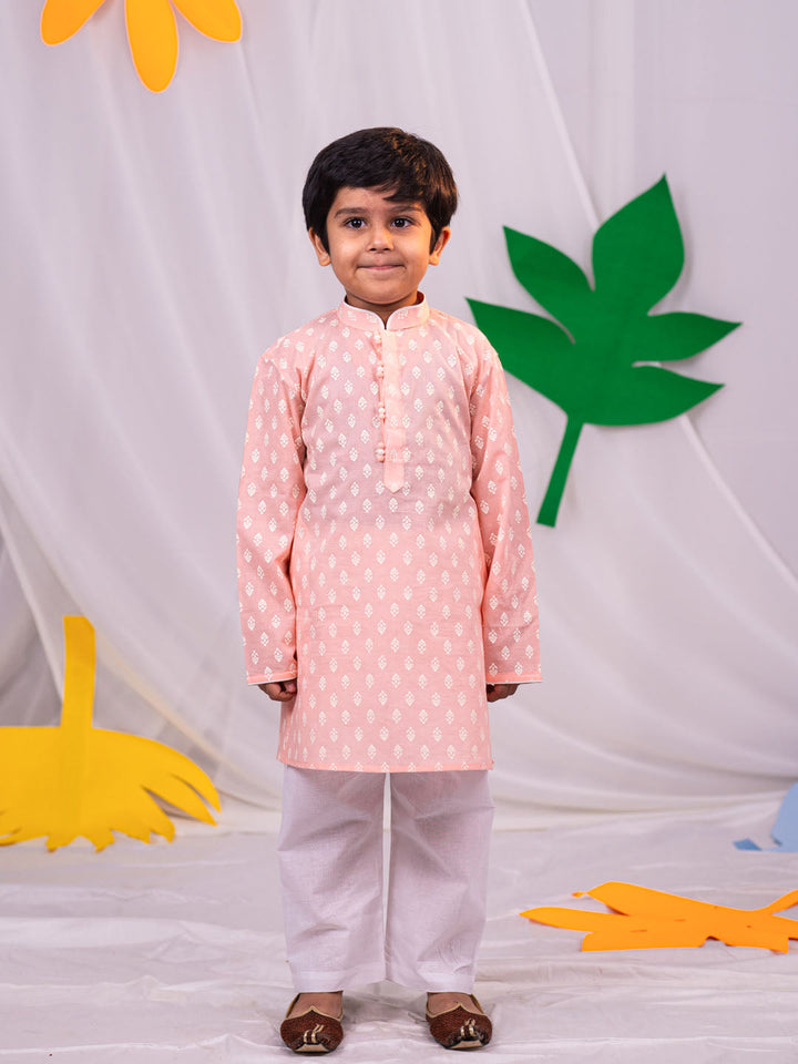 VASTRAMAY Boys' Pink And White Kurta Pyjama Set - qivii