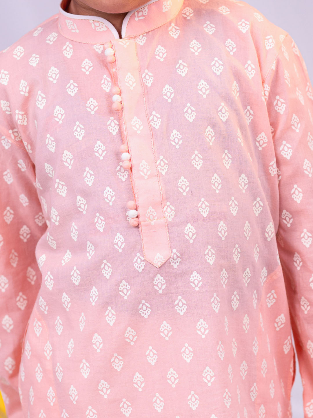 VASTRAMAY Boys' Pink And White Kurta Pyjama Set - qivii