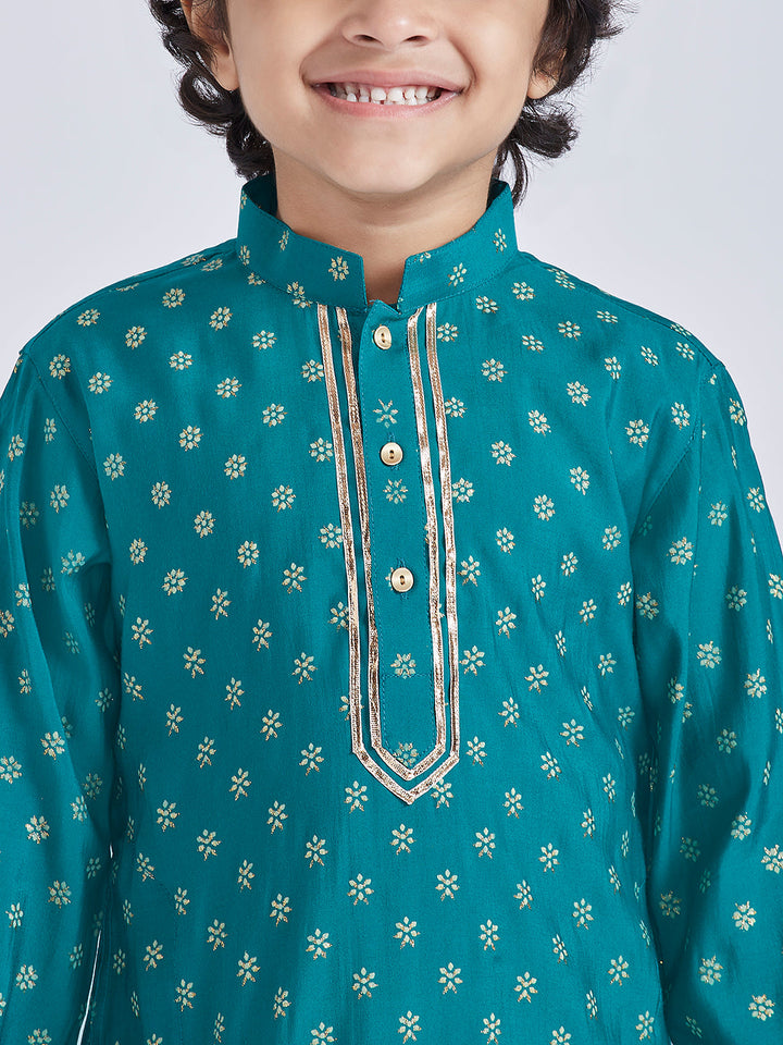 VASTRAMAY Boys' Green And Cream Kurta Pyjama Set - qivii