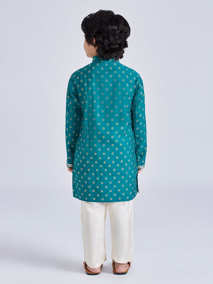 VASTRAMAY Boys' Green And Cream Kurta Pyjama Set - qivii