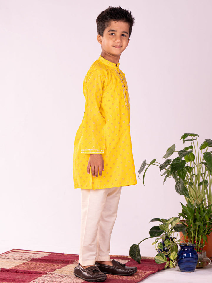 VASTRAMAY Boys' Yellow And Cream Kurta Pyjama Set - qivii