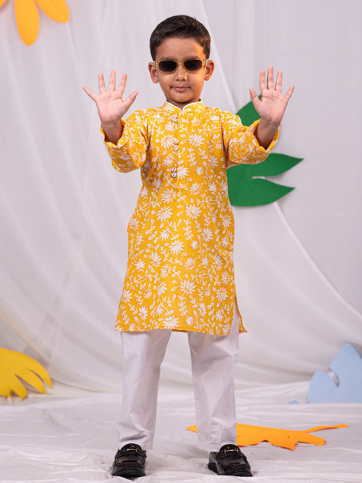 VASTRAMAY Boys' Yellow And White Kurta And Pyjama Set - qivii