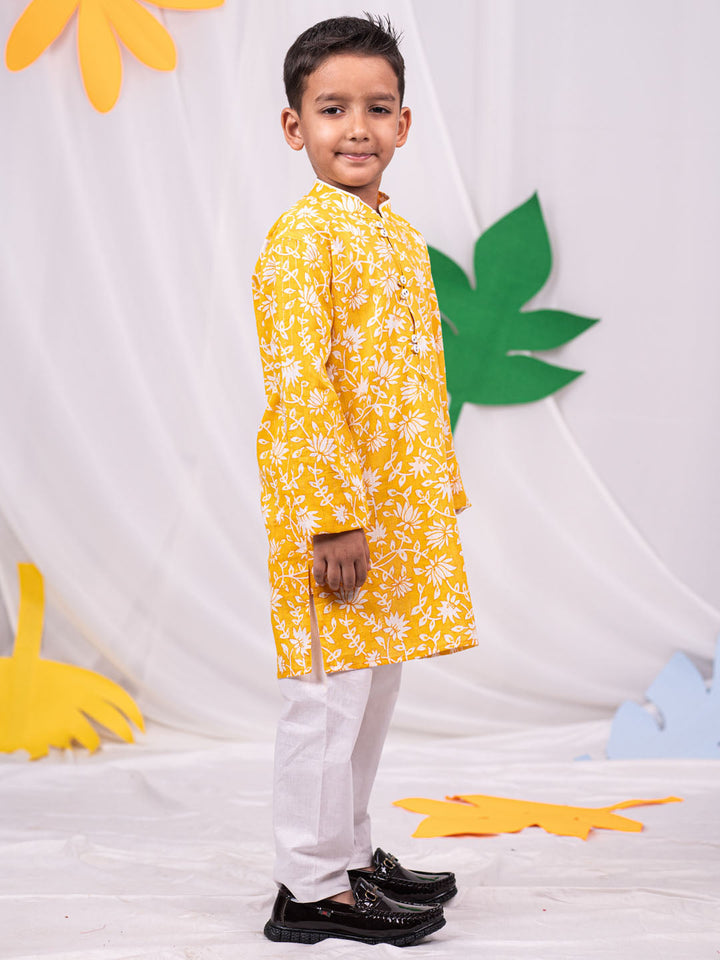 VASTRAMAY Boys' Yellow And White Kurta And Pyjama Set - qivii