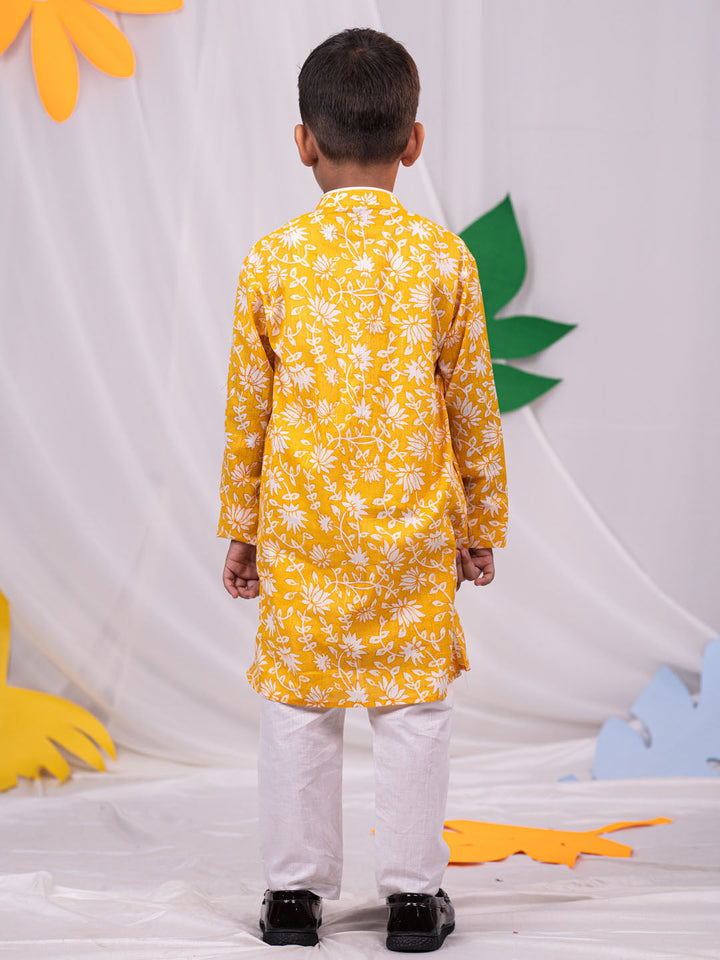 VASTRAMAY Boys' Yellow And White Kurta And Pyjama Set - qivii