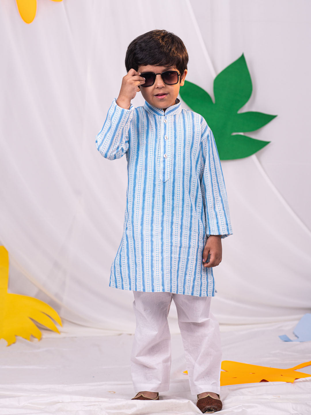 VASTRAMAY Boys' Blue And White Kurta and Pyjama Set - qivii