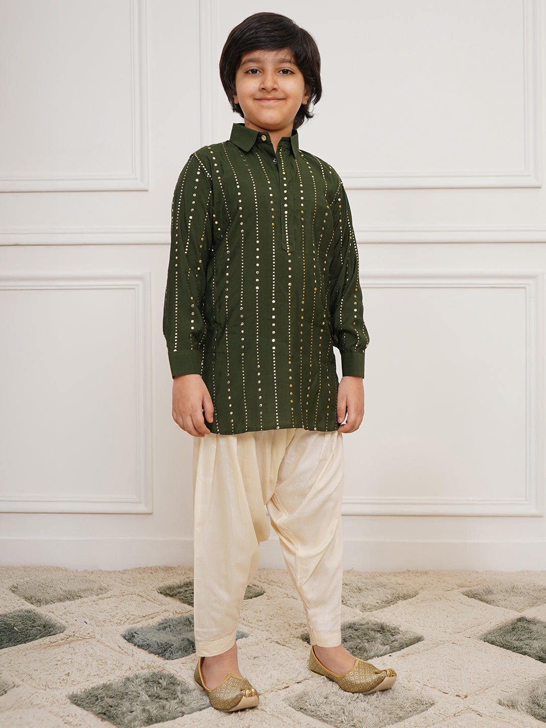 VASTRAMAY Boys' Bottle Green Kurta and Patiala Set - qivii