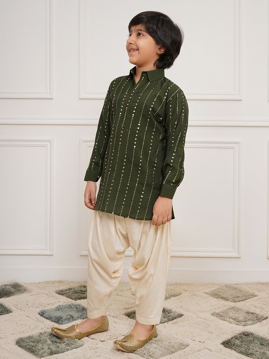 VASTRAMAY Boys' Bottle Green Kurta and Patiala Set - qivii