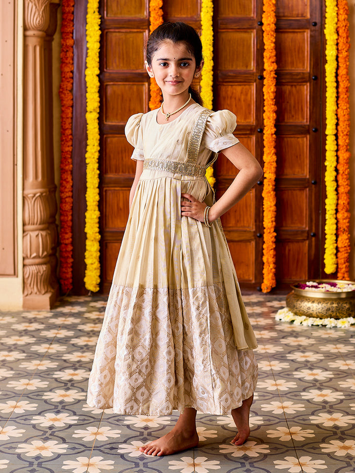 VASTRAMAY Girls' Gold Lehenga Set - qivii