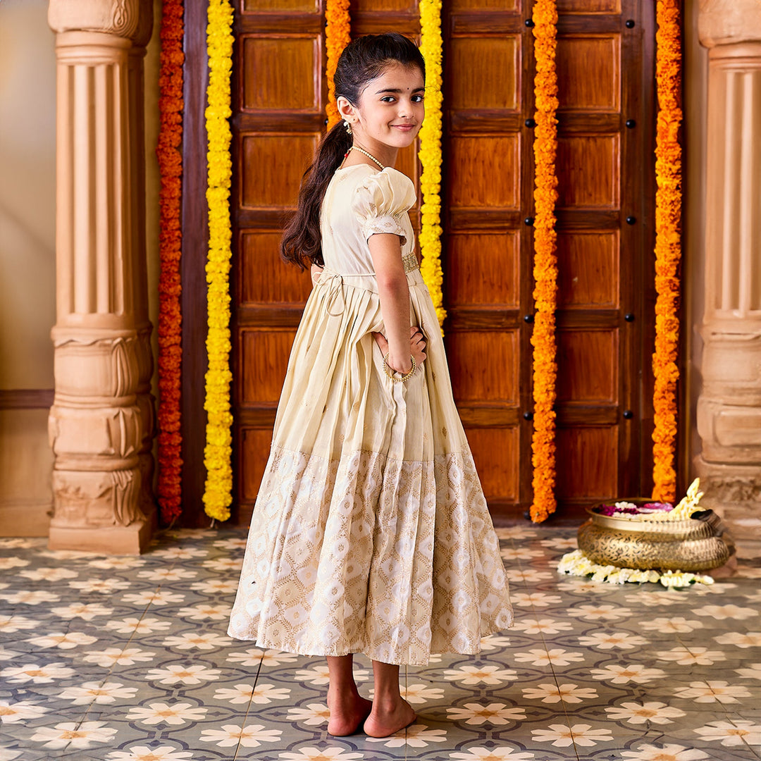 VASTRAMAY Girls' Gold Lehenga Set - qivii