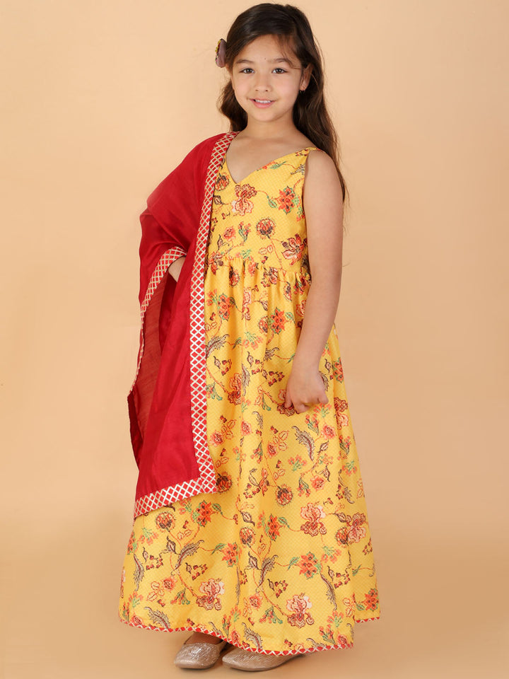 VASTRAMAY Girl's Yellow Floral Print Anarkali Kurta With Dupatta - qivii