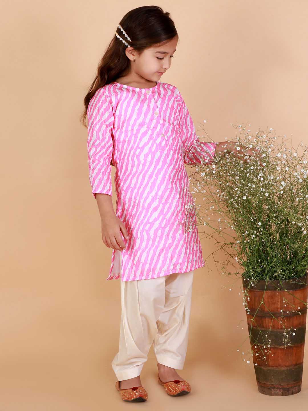 VASTRAMAY Girls' Pink Printed Kurta & Cream Patiala Set - qivii
