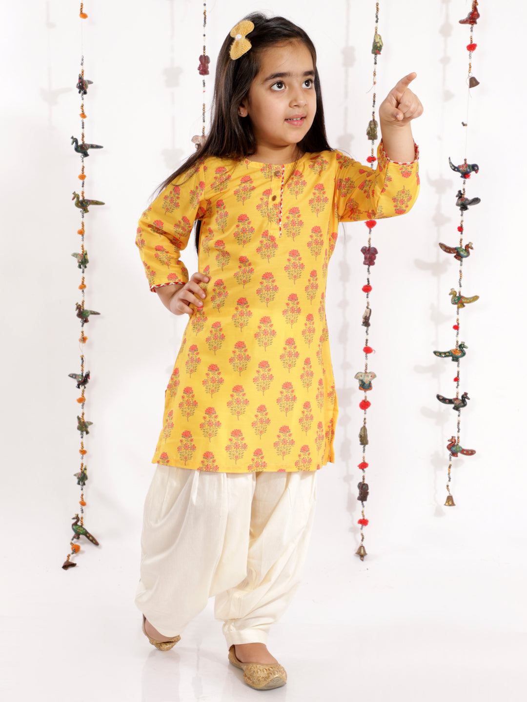 VASTRAMAY Girls' Mustard And Cream Linen Kurta And Patiala Set - qivii