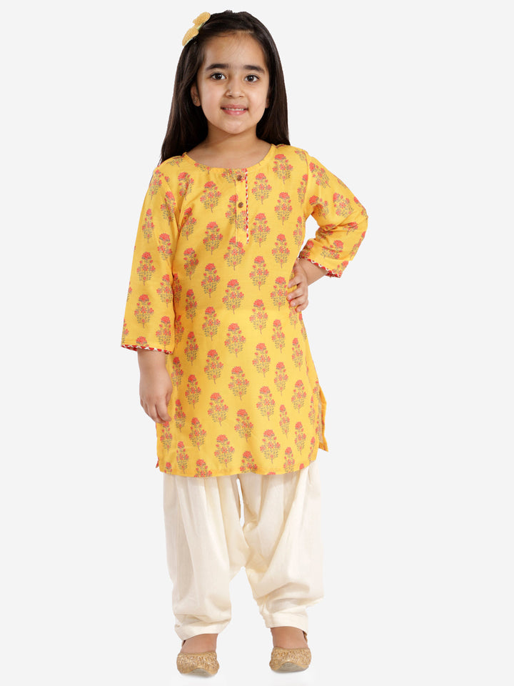 VASTRAMAY Girls' Mustard And Cream Linen Kurta And Patiala Set - qivii