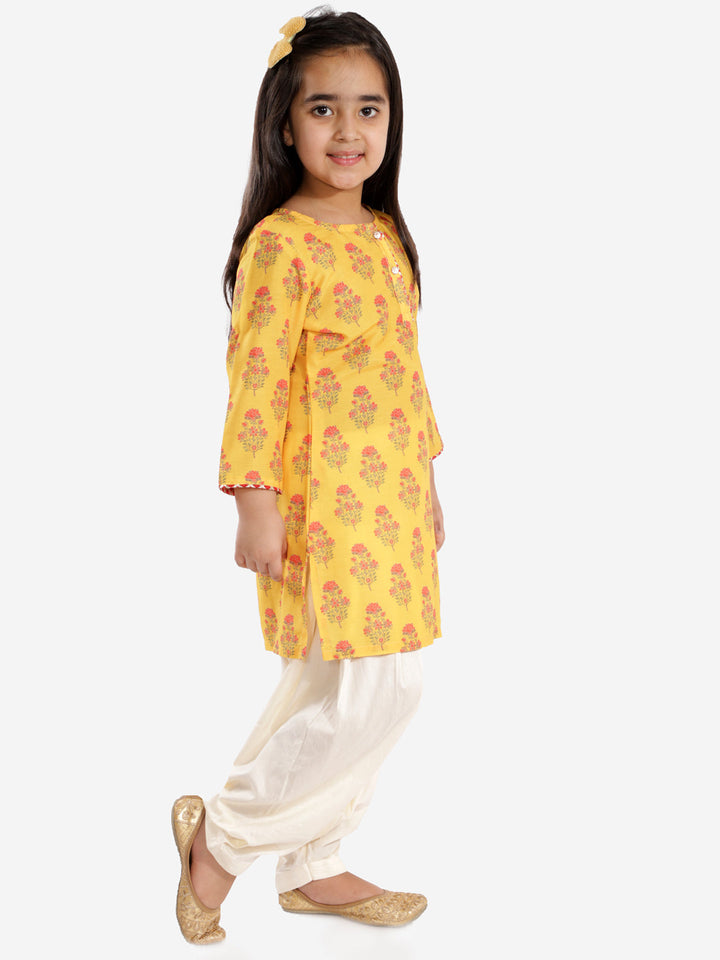 VASTRAMAY Girls' Mustard And Cream Linen Kurta And Patiala Set - qivii