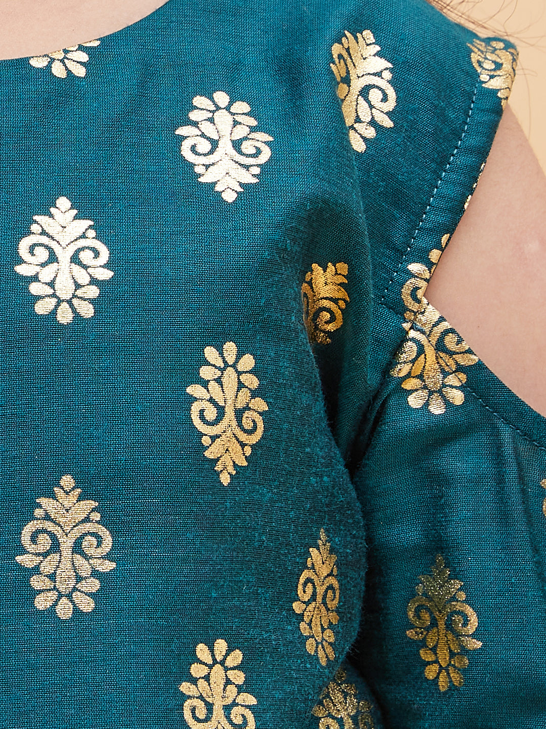 VASTRAMAY Girl's Green Foil Printed Cold Shoulder Kurti - qivii