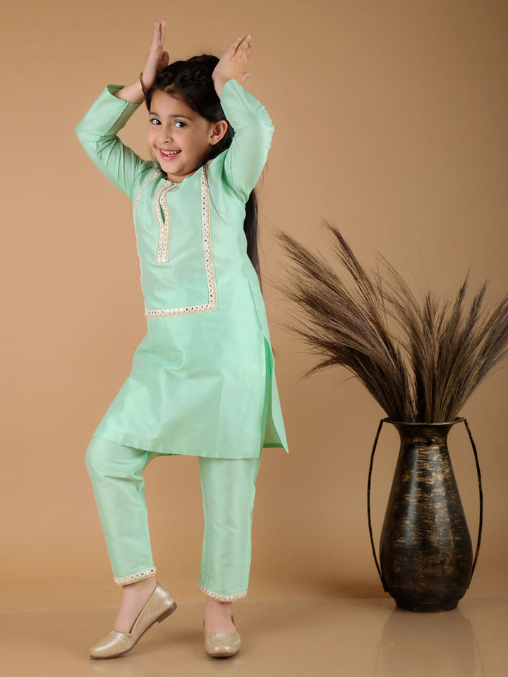 VASTRAMAY Girls' Mint Green Viscose Kurta Pant Set - qivii