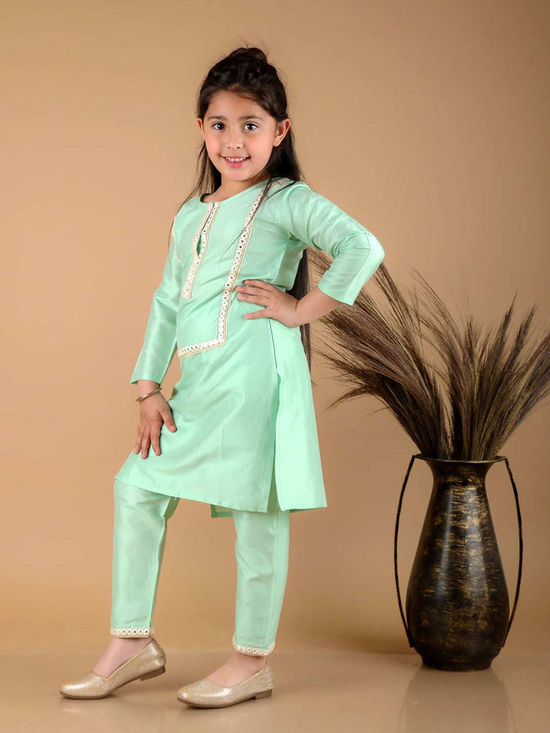 VASTRAMAY Girls' Mint Green Viscose Kurta Pant Set - qivii