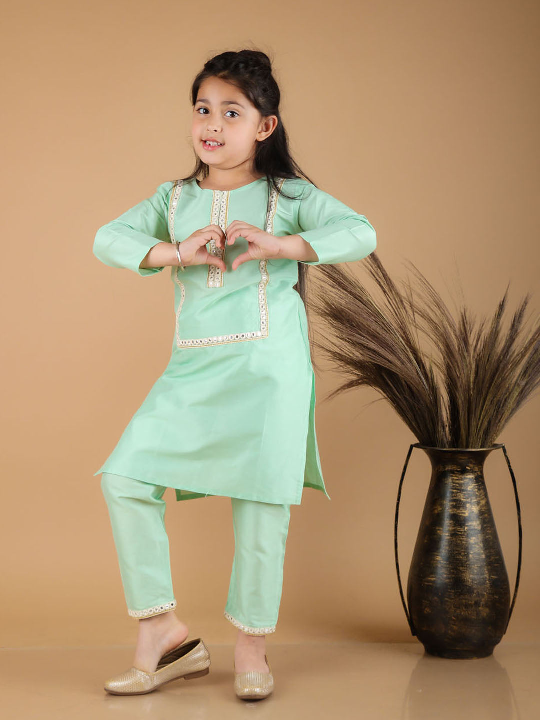 VASTRAMAY Girls' Mint Green Viscose Kurta Pant Set - qivii