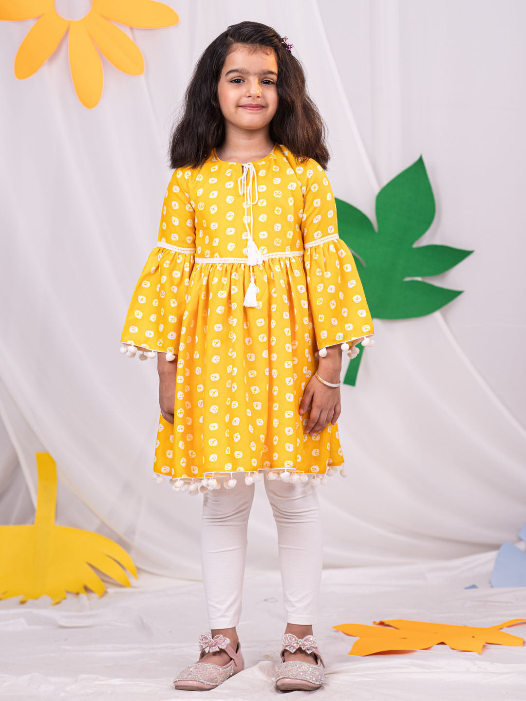 VASTRAMAY Girl's Yellow Printed Ruffle Kurta With Leggings Set - qivii