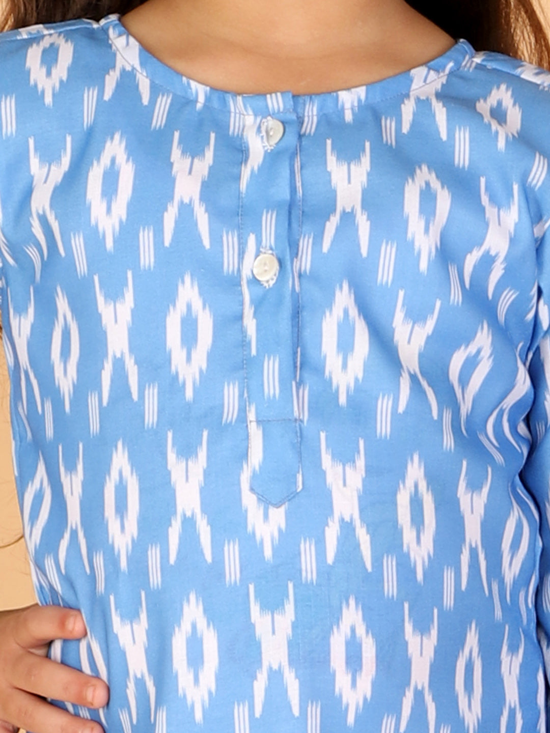 VASTRAMAY Girls' Aqua Blue Ikkat Print Kurta Pant Set - qivii