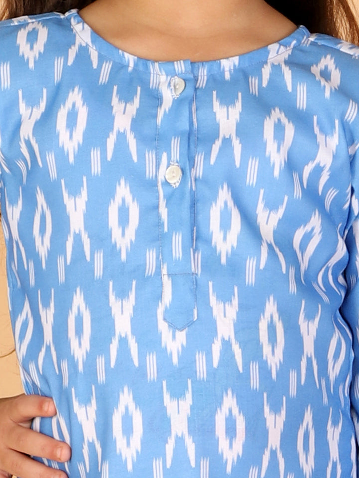 VASTRAMAY Girls' Aqua Blue Ikkat Print Kurta Pant Set - qivii