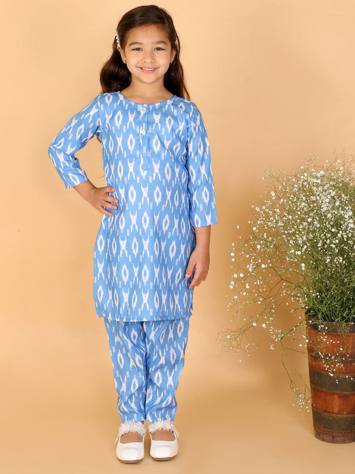 VASTRAMAY Girls' Aqua Blue Ikkat Print Kurta Pant Set - qivii