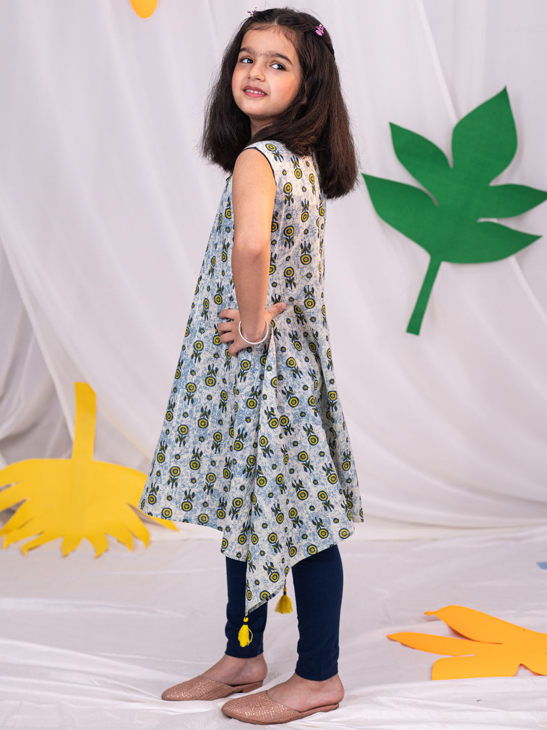 VASTRAMAY Girls' Blue Printed Kurta Leggings Set - qivii