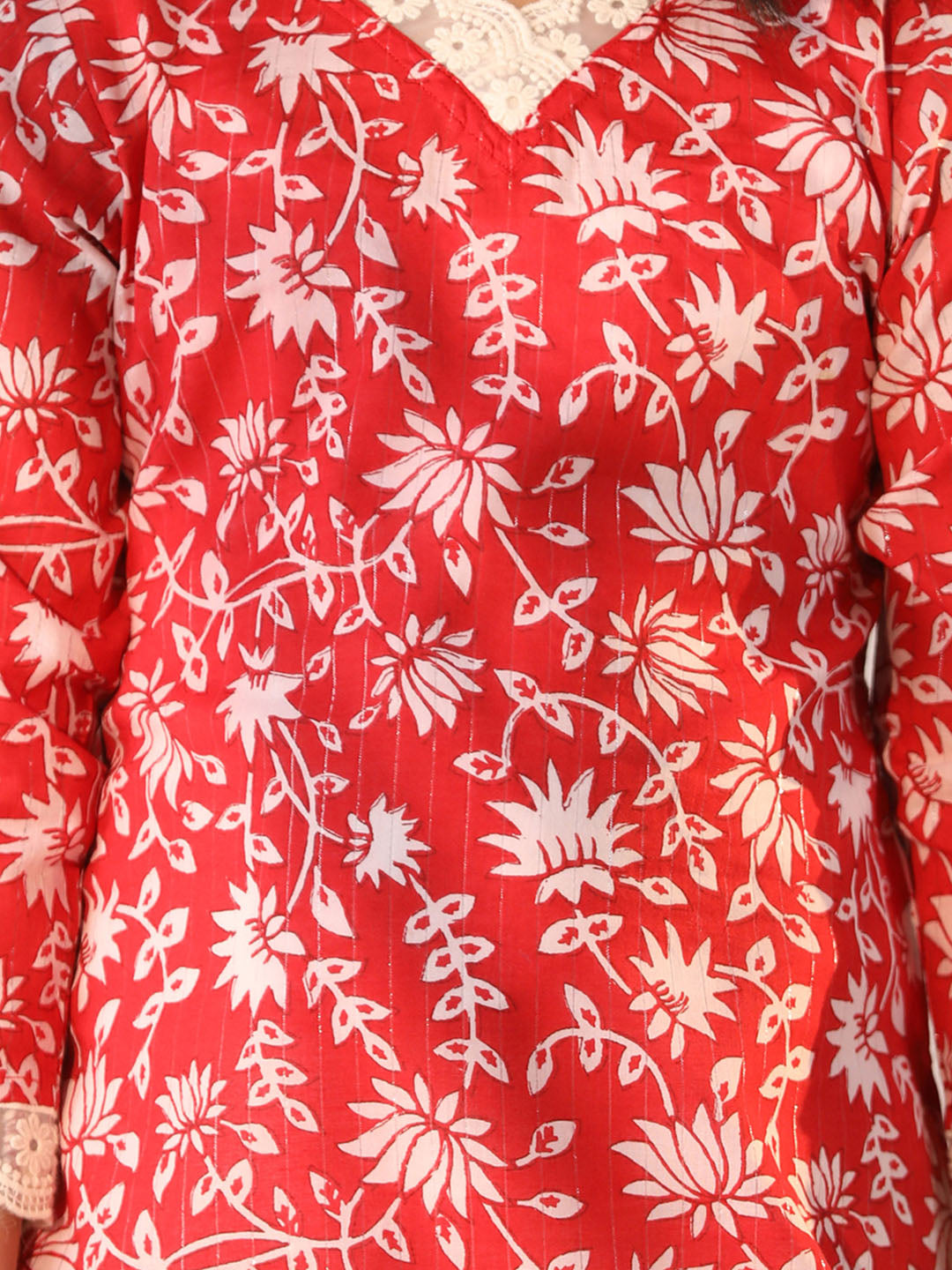 VASTRAMAY Girls' Red Only Kurta - qivii