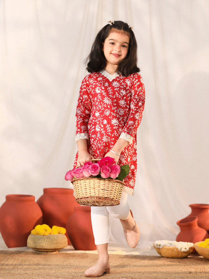 VASTRAMAY Girls' Red Only Kurta - qivii