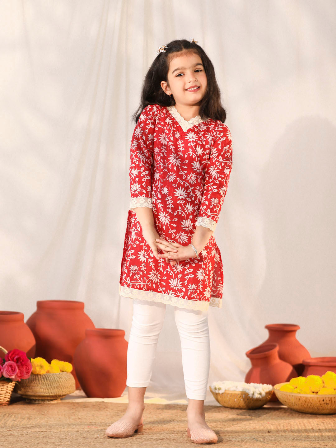 VASTRAMAY Girls' Red Kurta Leggings Set - qivii